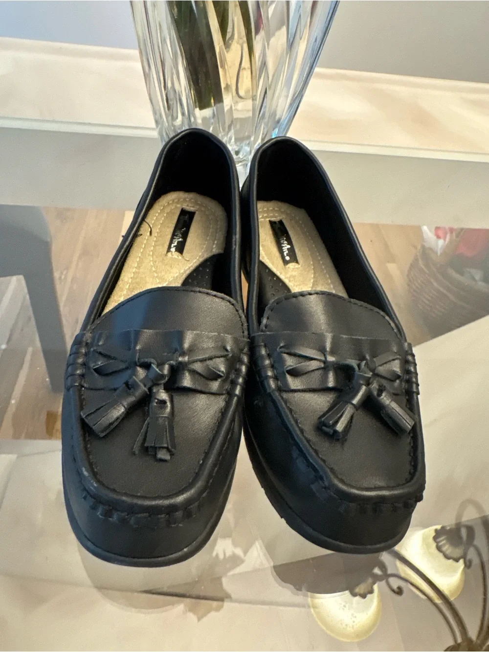Thom McAn Women's Black Leather Tassel Loafer Flats Slip-On Comfort 7W